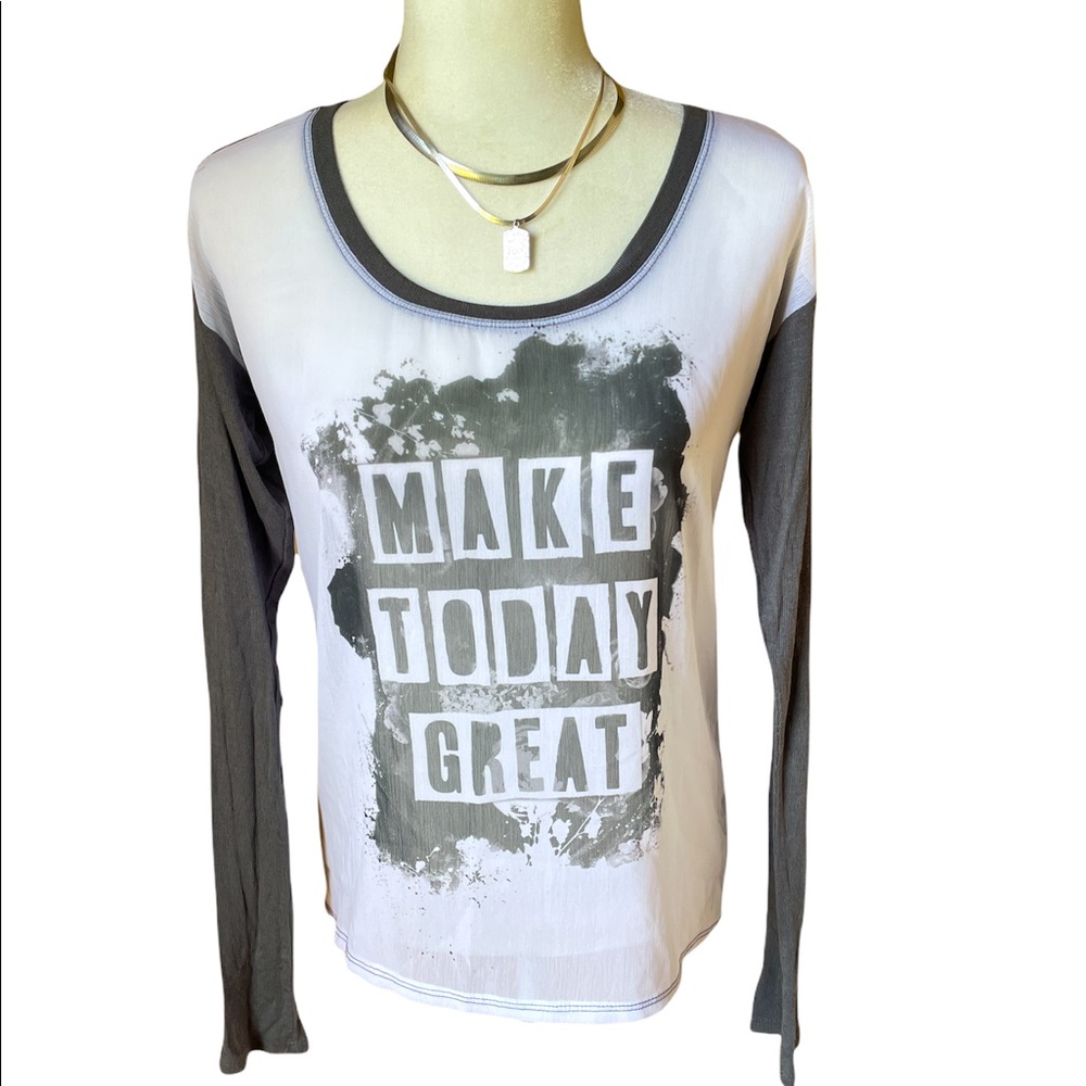 Lorimer NYC “Make Today Great” Gray/Wh long sleeve Top Size:Small petite